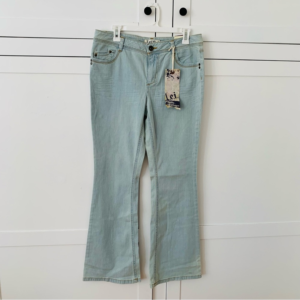 Lei Ice Tango Wash Low Rise Sophia Hiphugger Flare Jeans Size 11